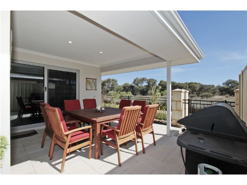 8 Francois Lane, Munster WA 6166