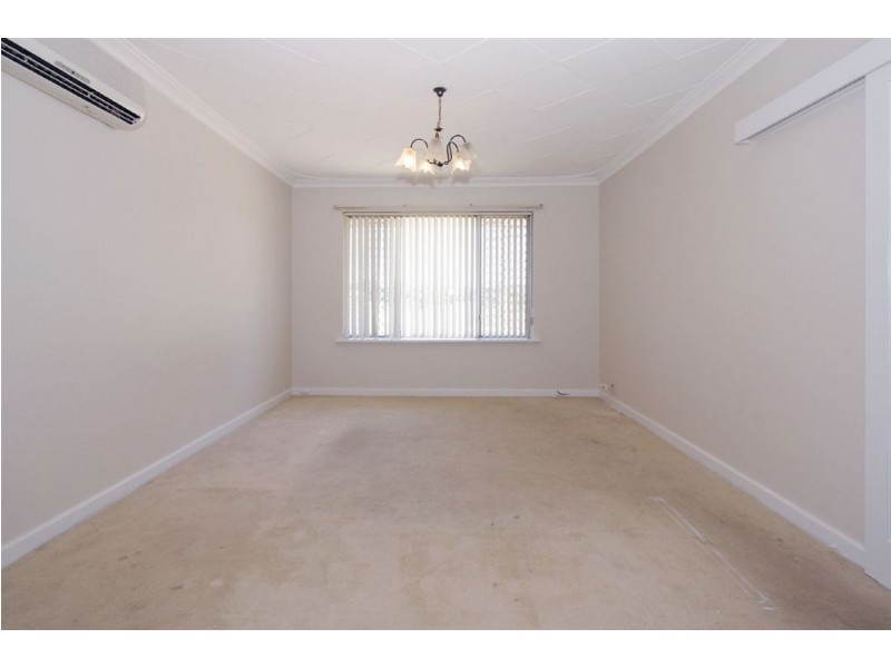 9 Davilak Avenue, Hamilton Hill WA 6163