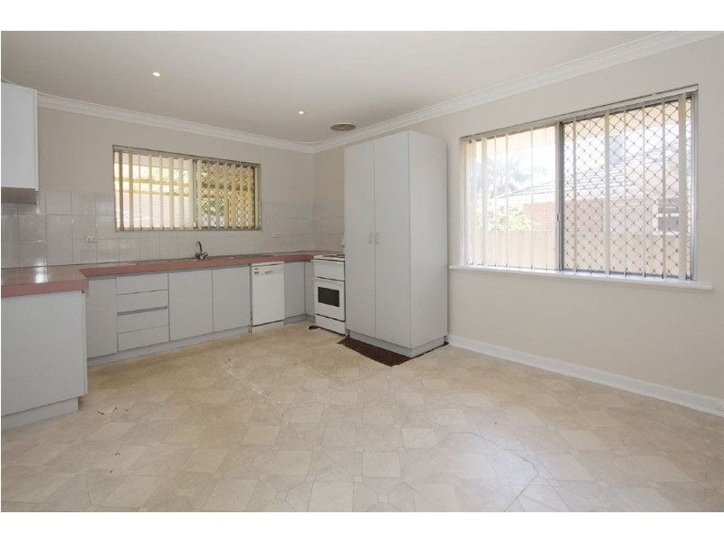 9 Davilak Avenue, Hamilton Hill WA 6163