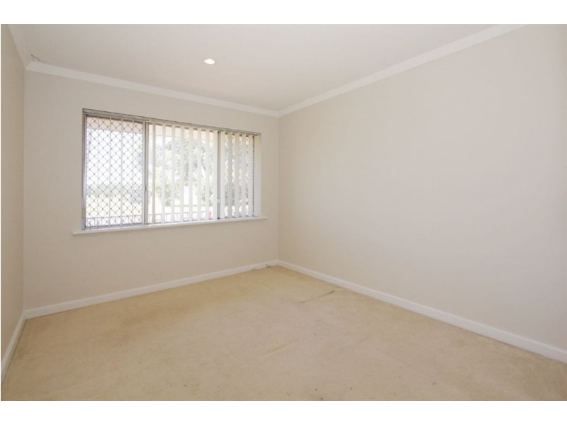 9 Davilak Avenue, Hamilton Hill WA 6163