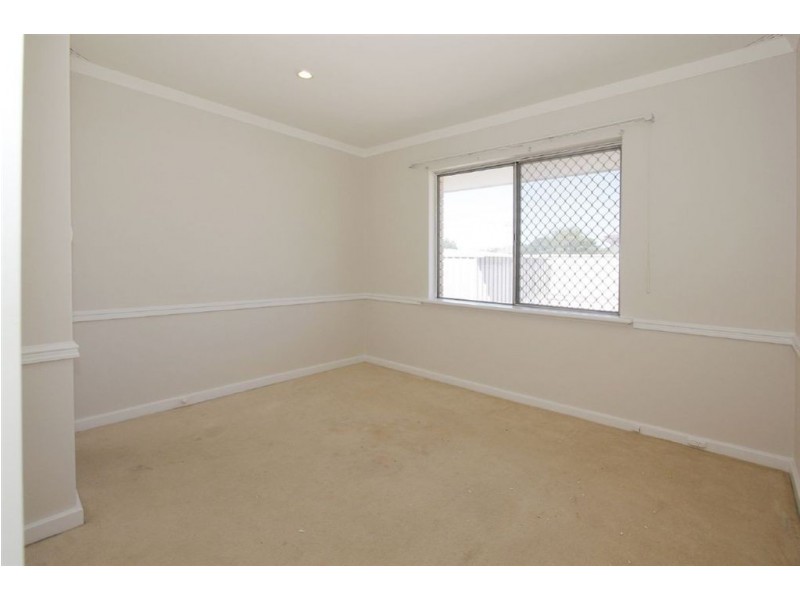 9 Davilak Avenue, Hamilton Hill WA 6163