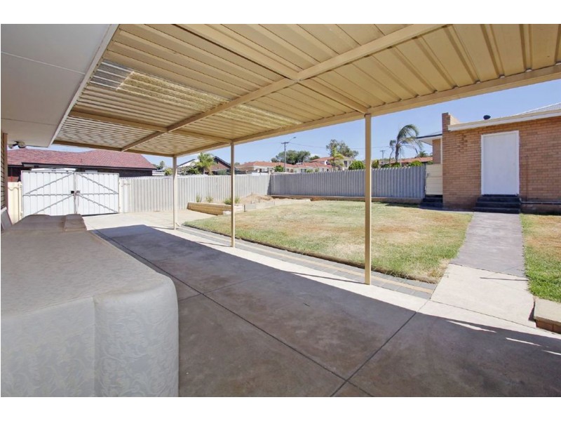 9 Davilak Avenue, Hamilton Hill WA 6163