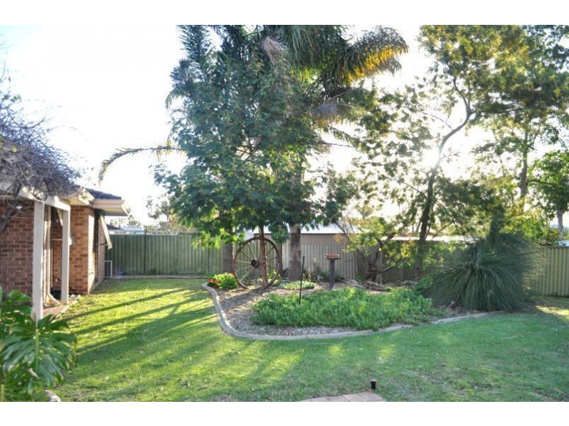 22 Whitlock Crescent, South Lake WA 6164