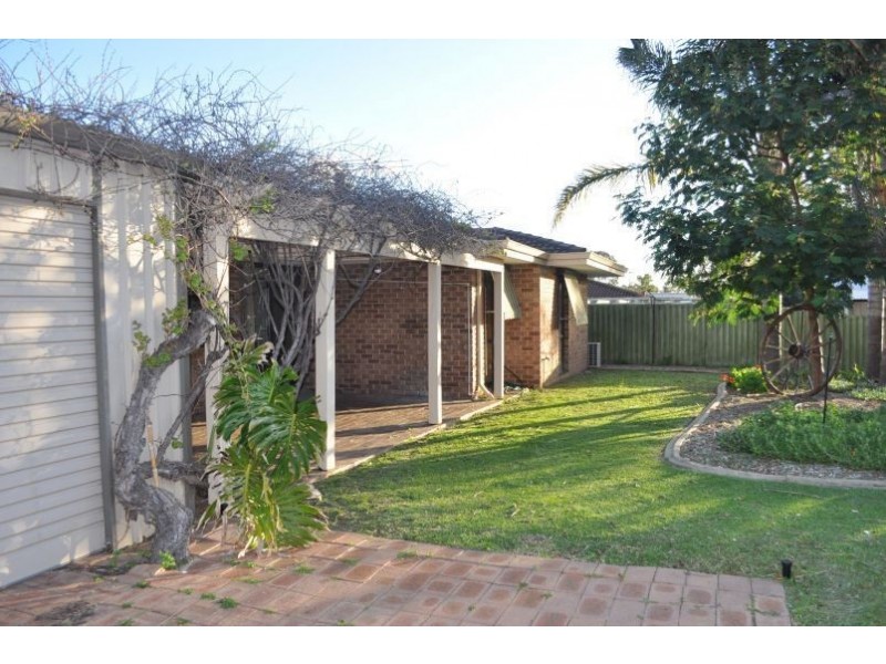 22 Whitlock Crescent, South Lake WA 6164