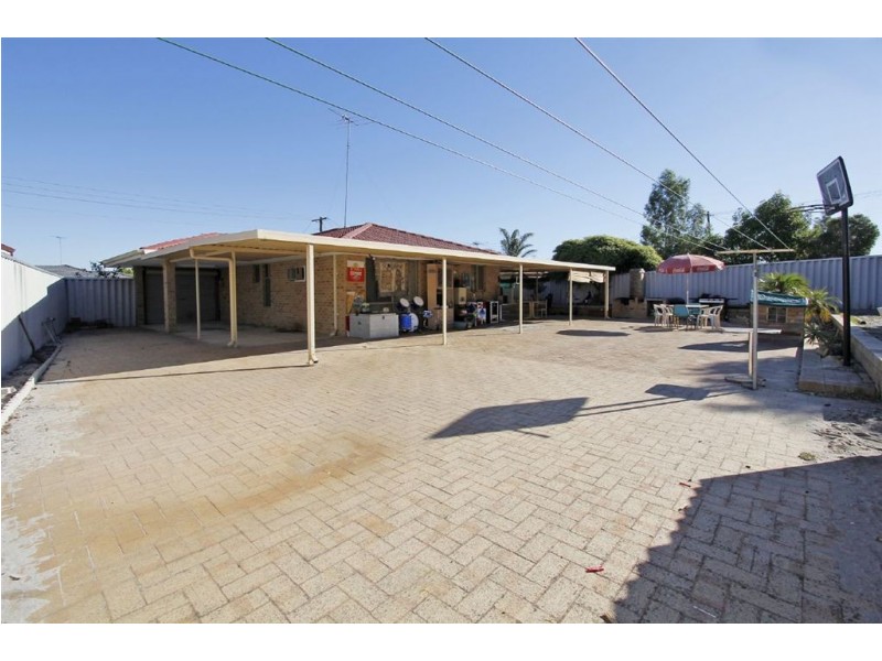 15 Moondarra Circle, South Lake WA 6164