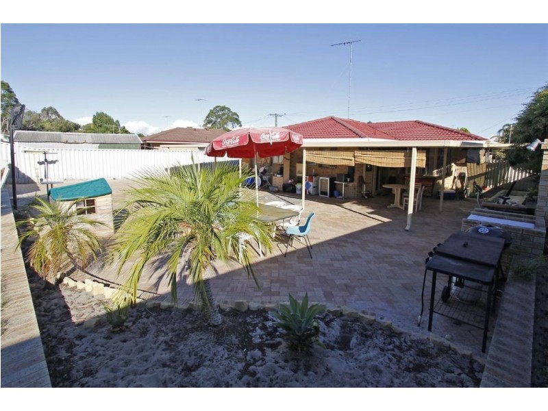 15 Moondarra Circle, South Lake WA 6164