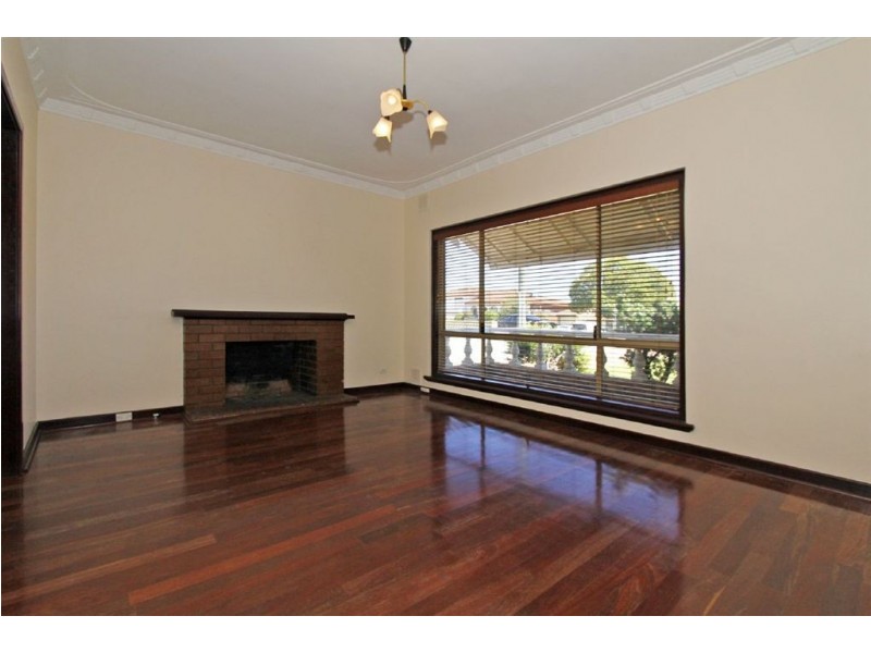28 Ivermey Road, Hamilton Hill WA 6163