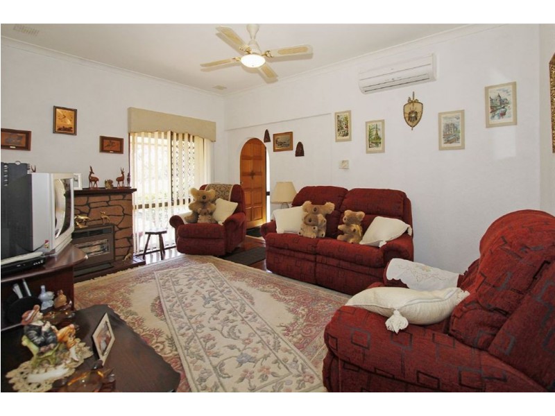 8 Lockett Street, Coolbellup WA 6163