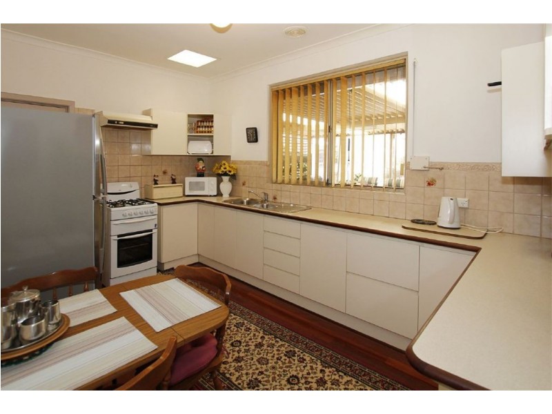 8 Lockett Street, Coolbellup WA 6163