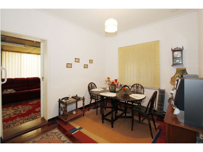 8 Lockett Street, Coolbellup WA 6163
