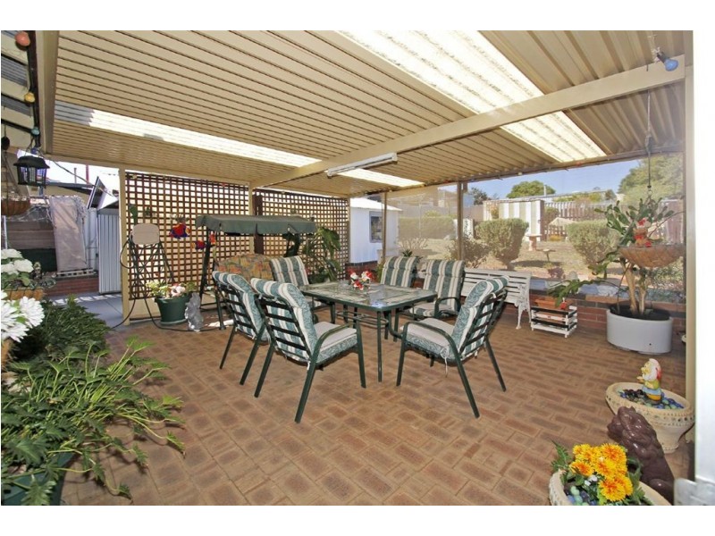 8 Lockett Street, Coolbellup WA 6163