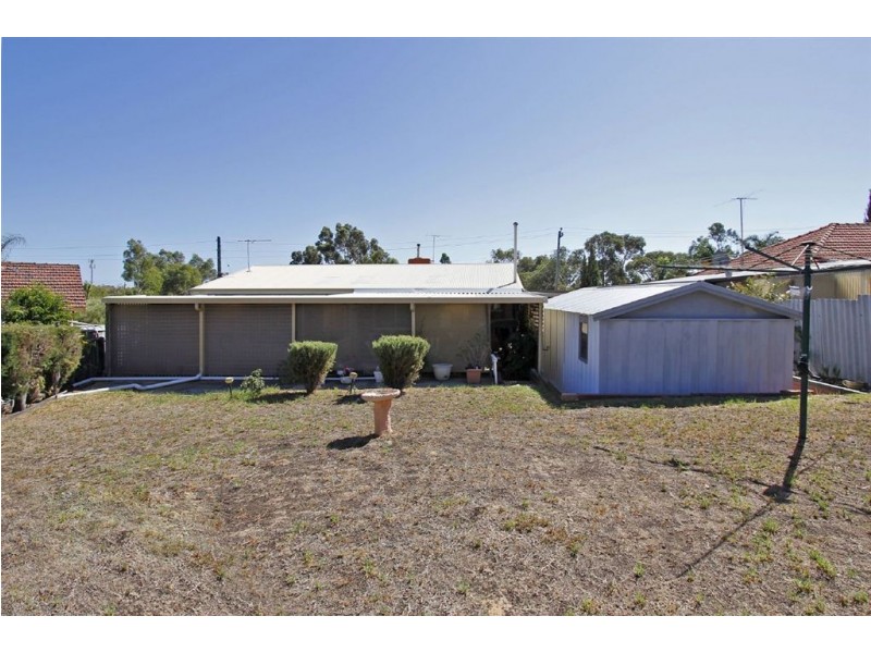 8 Lockett Street, Coolbellup WA 6163