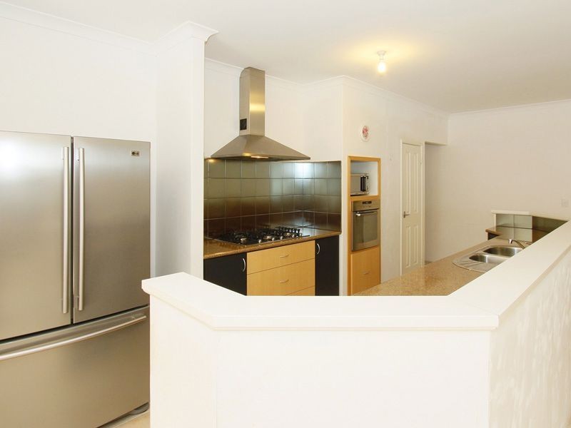 10 Aurora Drive, Atwell WA 6164