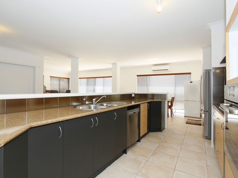 10 Aurora Drive, Atwell WA 6164