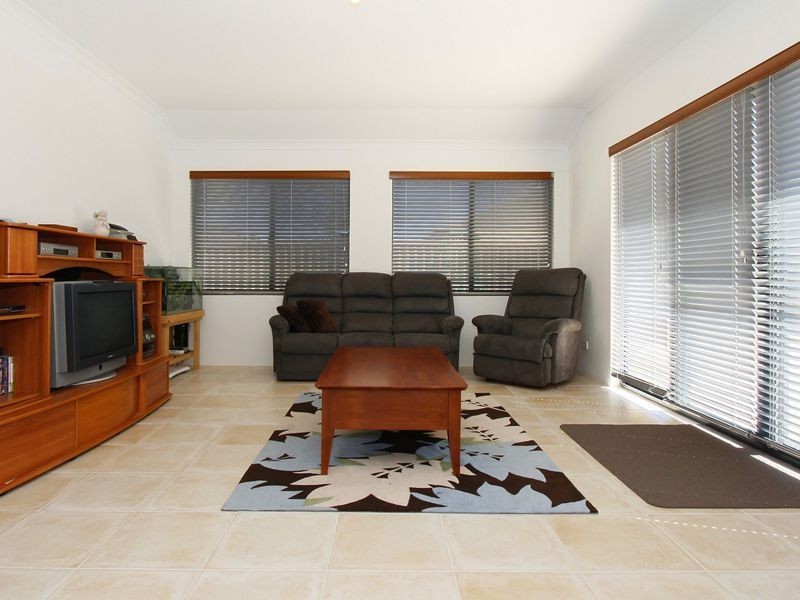 10 Aurora Drive, Atwell WA 6164