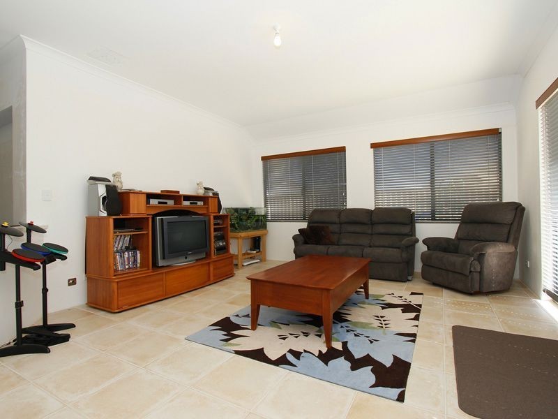 10 Aurora Drive, Atwell WA 6164