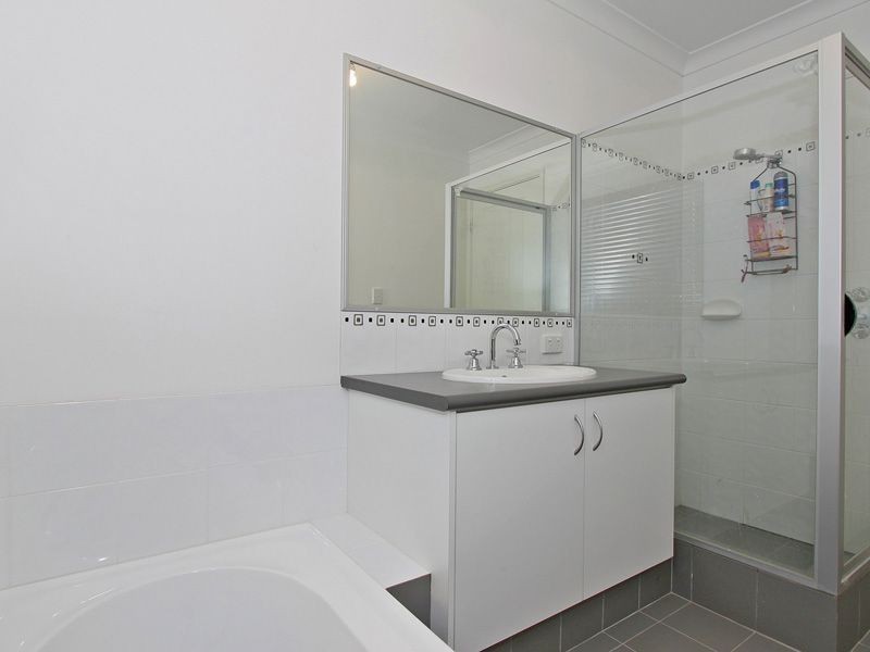 10 Aurora Drive, Atwell WA 6164