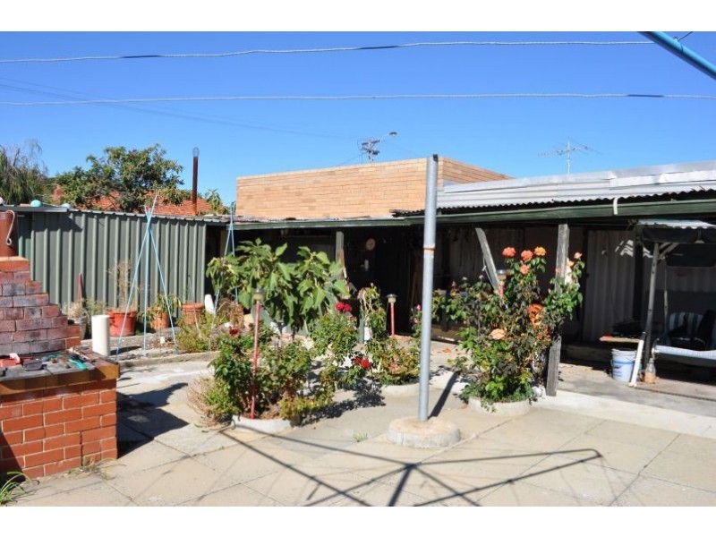 122 Edmund Street, Beaconsfield WA 6162