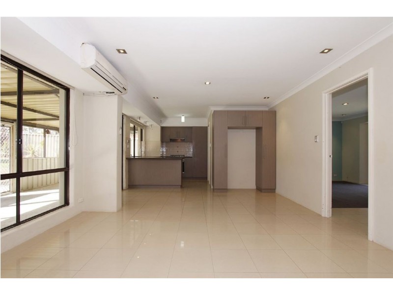 121 Elderberry Drive, South Lake WA 6164