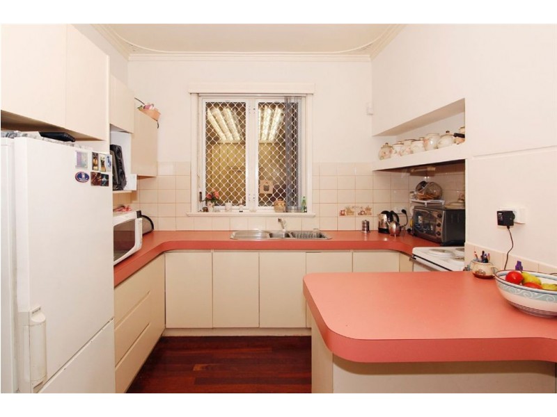 5 Redmond Road, Hamilton Hill WA 6163