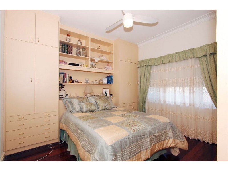 5 Redmond Road, Hamilton Hill WA 6163