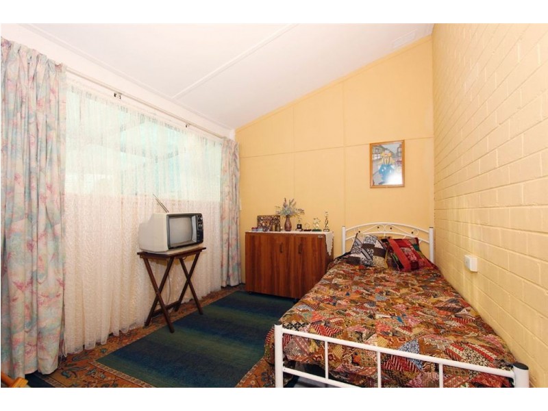 5 Redmond Road, Hamilton Hill WA 6163