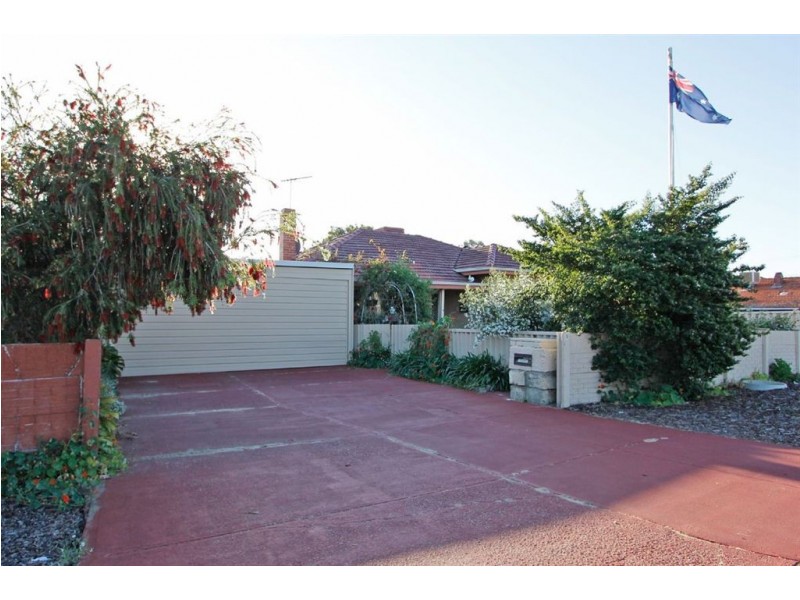 5 Redmond Road, Hamilton Hill WA 6163