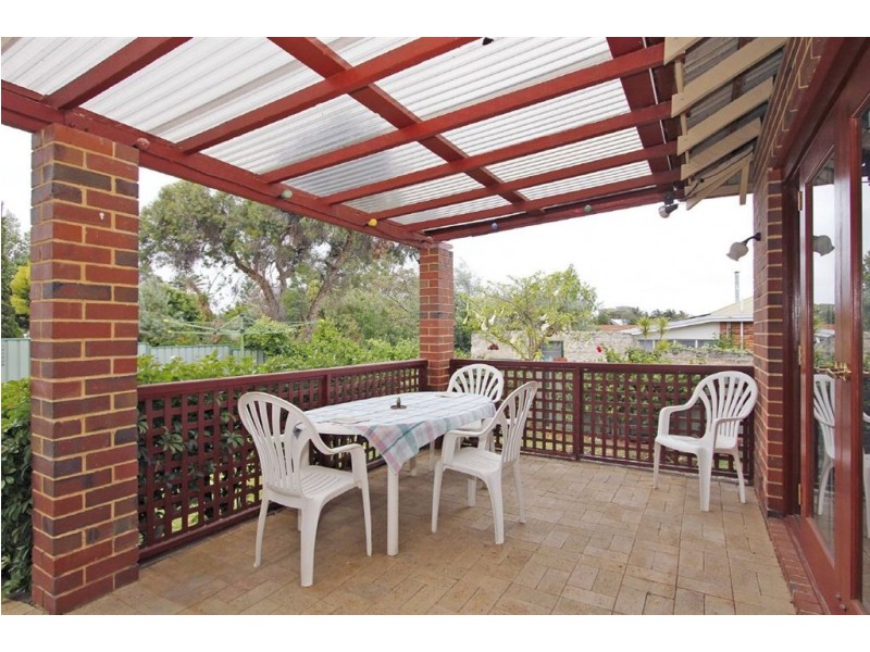 194 Carrington Street, Hilton WA 6163