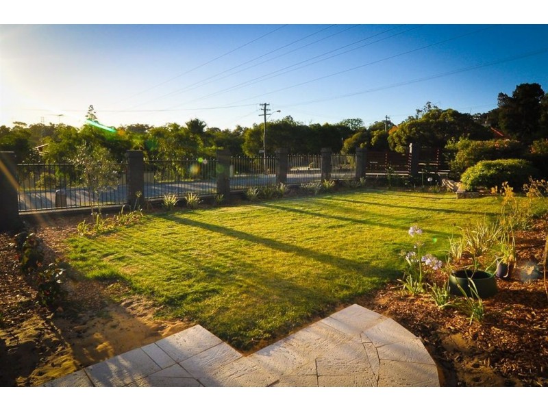 17 Cordelia Avenue, Coolbellup WA 6163