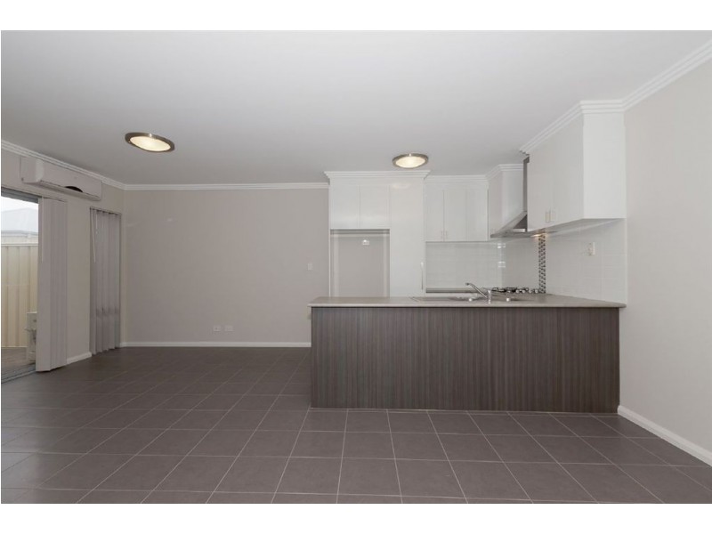 5/2 Minori Gardens, Yangebup WA 6164