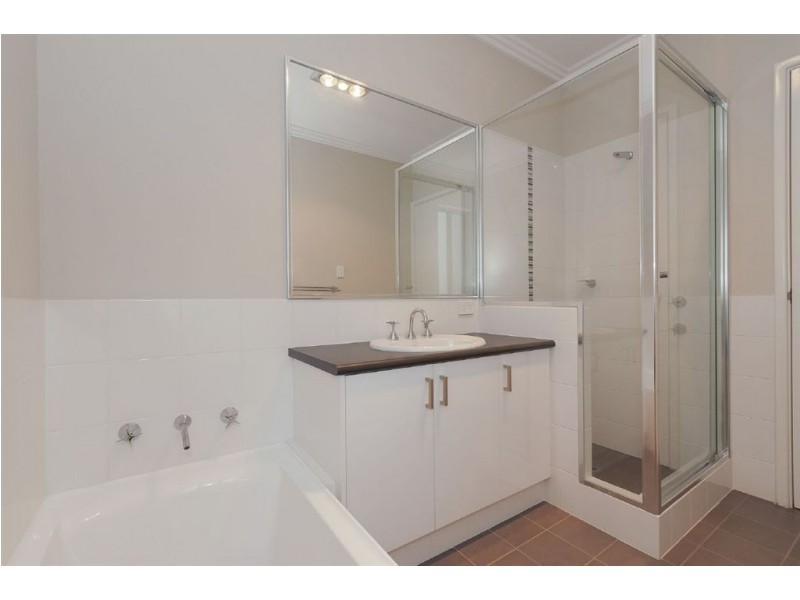 5/2 Minori Gardens, Yangebup WA 6164