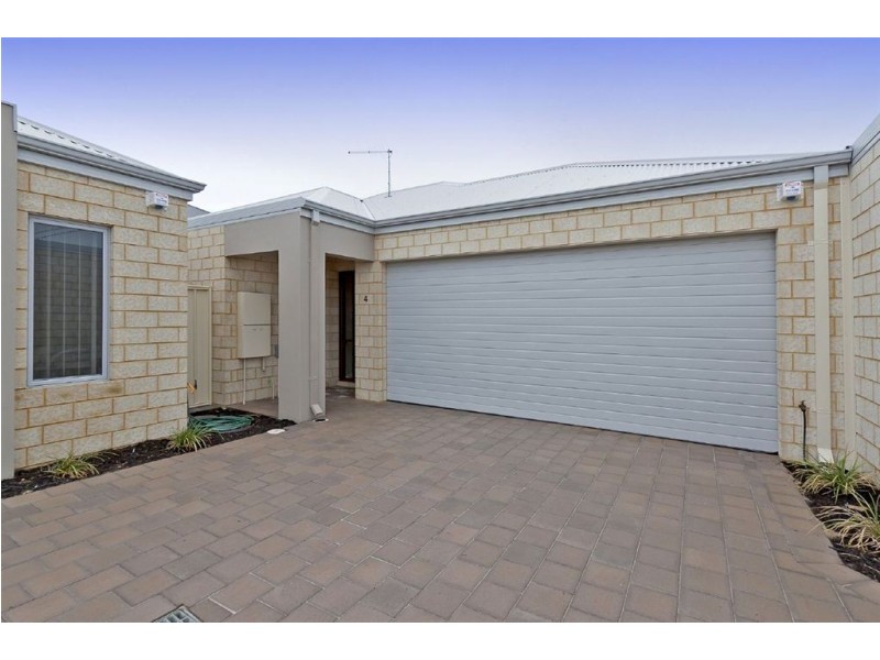 4/2 Minori Gardens, Yangebup WA 6164