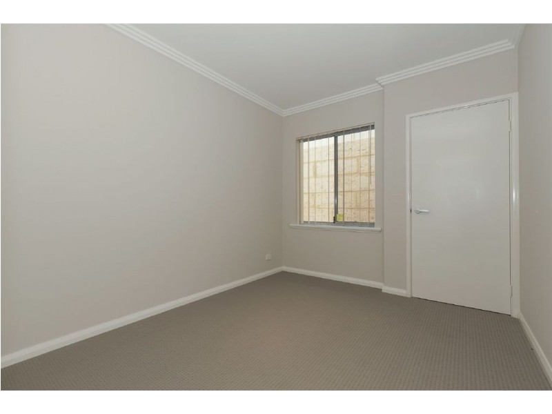 4/2 Minori Gardens, Yangebup WA 6164