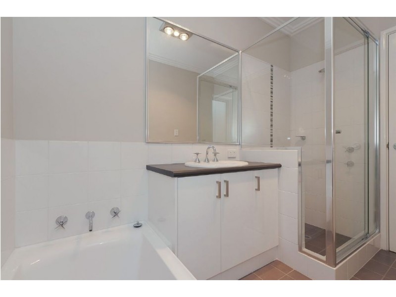 4/2 Minori Gardens, Yangebup WA 6164