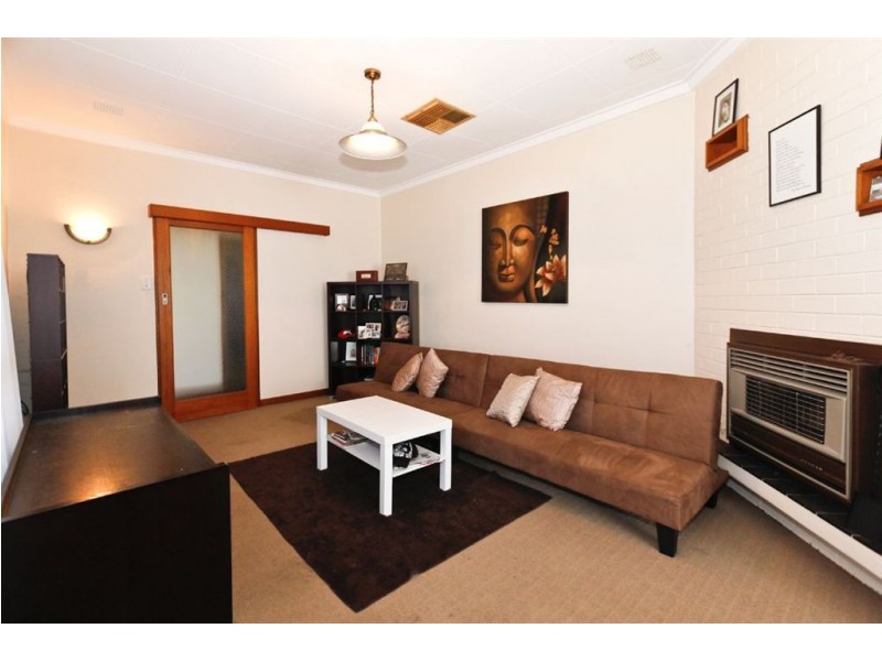 83 Rome Road, Melville WA 6156