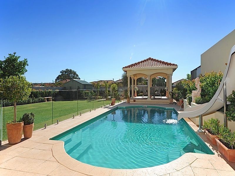 18 Michael Street, Beaconsfield WA 6162