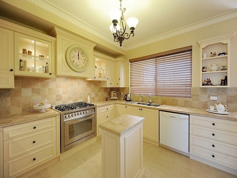 18 Michael Street, Beaconsfield WA 6162