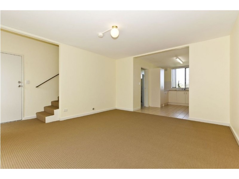 2/2 Watterton Place, Hamilton Hill WA 6163