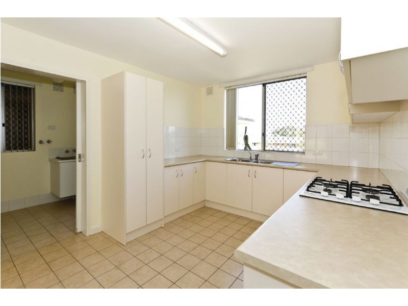 2/2 Watterton Place, Hamilton Hill WA 6163