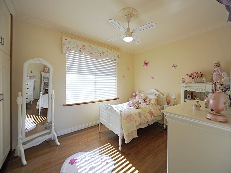 18 Michael Street, Beaconsfield WA 6162