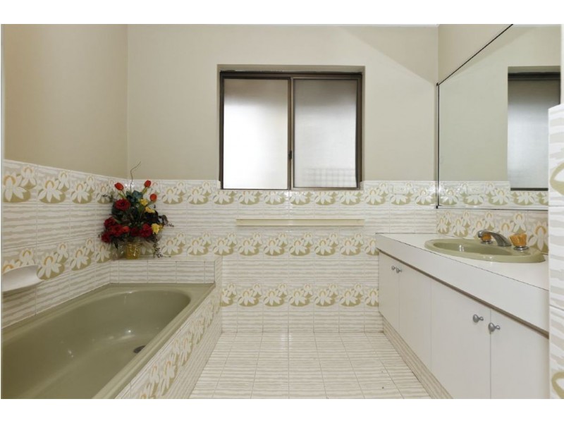 129 Lorimer Road, Munster WA 6166