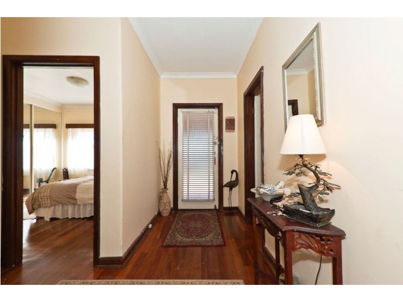 20 Ivermey, Hamilton Hill WA 6163