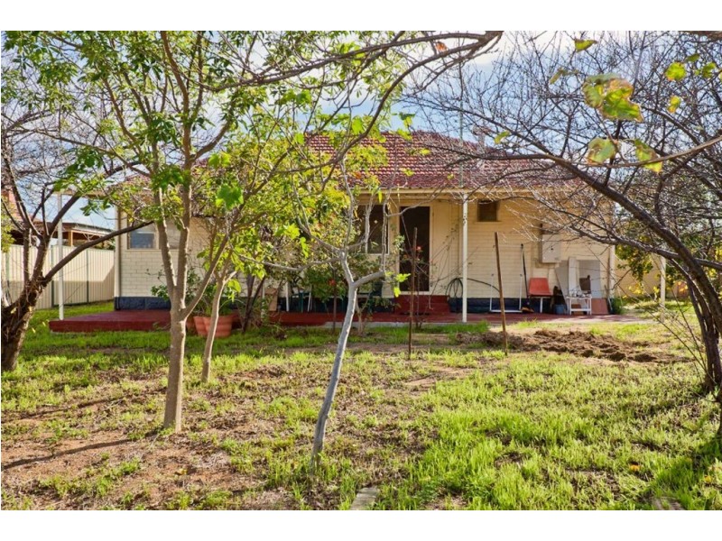 20 Ivermey, Hamilton Hill WA 6163