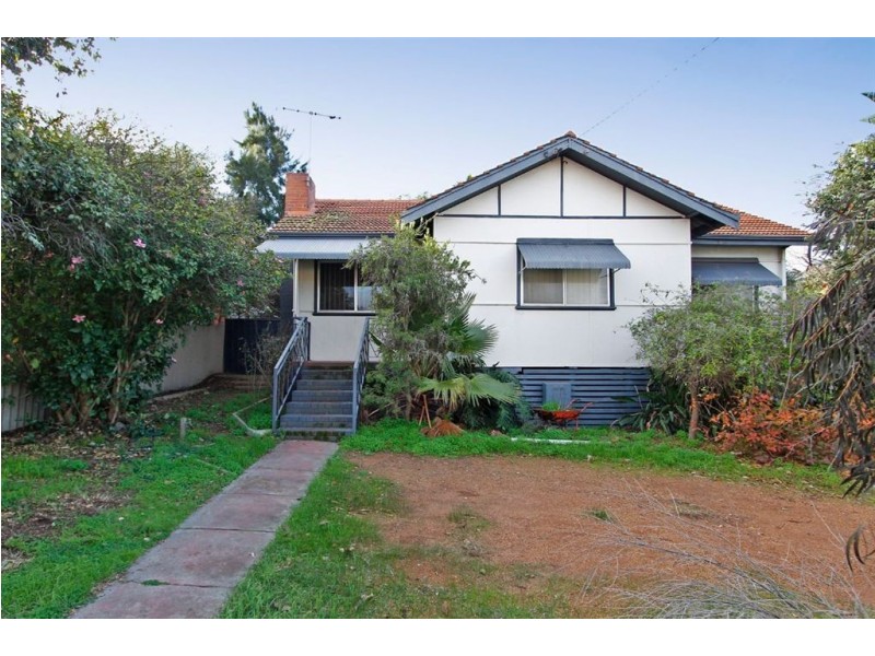 14 Winterfold Road, Hilton WA 6163