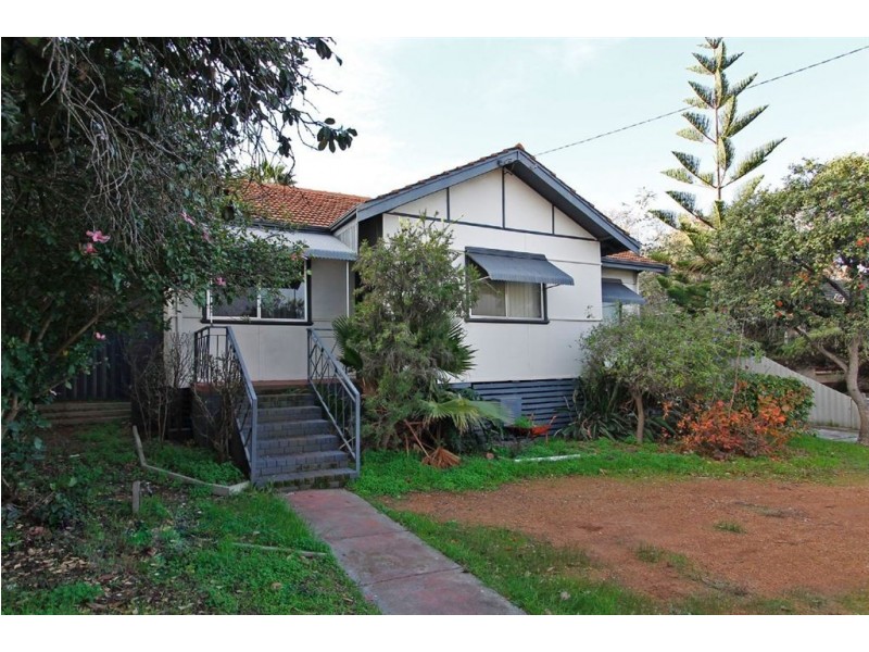 14 Winterfold Road, Hilton WA 6163
