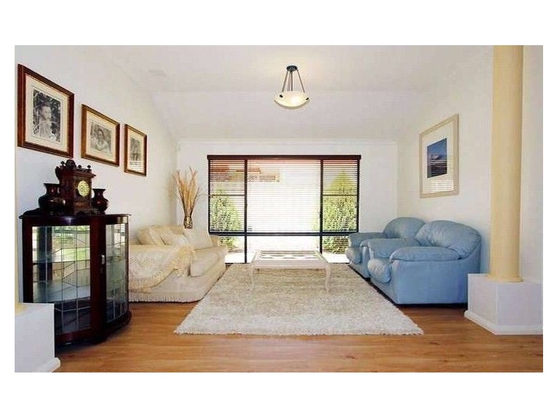 4 Mirabeau Mews, Bibra Lake WA 6163