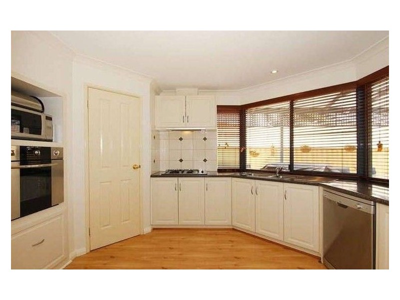 4 Mirabeau Mews, Bibra Lake WA 6163