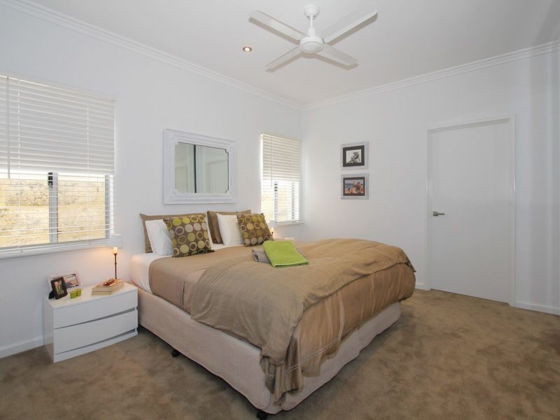 3/11 Katsura, Munster WA 6166