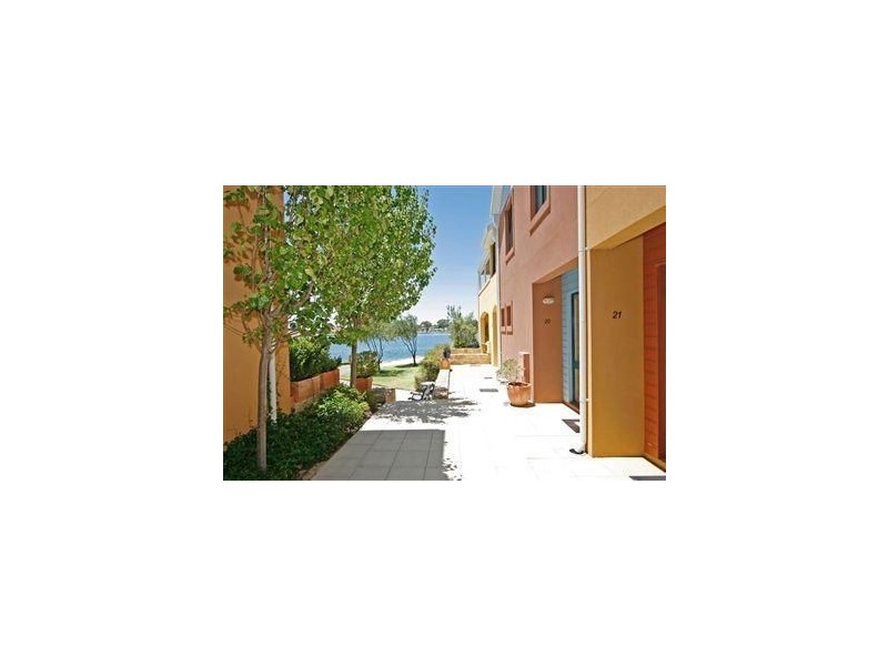 21/19 San Marco Quays, Halls Head WA 6210