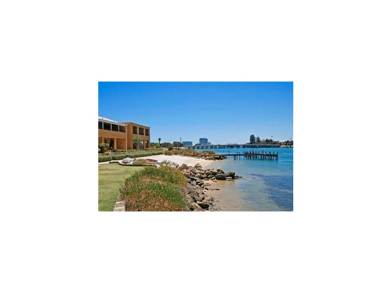 21/19 San Marco Quays, Halls Head WA 6210